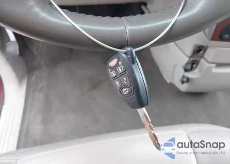 2007 Chrysler Town & Country Touring from USA, damaged, VIN 2A4GP54L77R152993